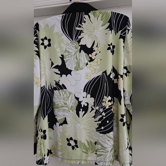 2 pc Floral Blouse & Shell - Picture 4 of 7